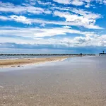 Les Ptits Loups, D'agde Le Grau-dʼAgde