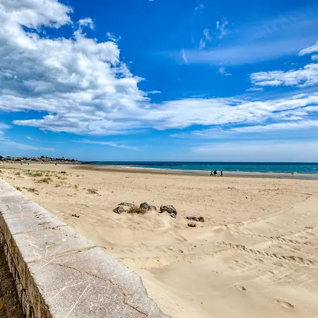 Les Ptits Loups, D'agde Le Grau-d'Agde